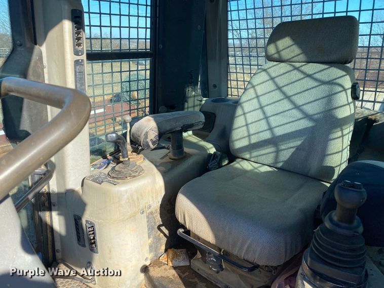 image for item DN7651 2004 New Holland DC95  dozer