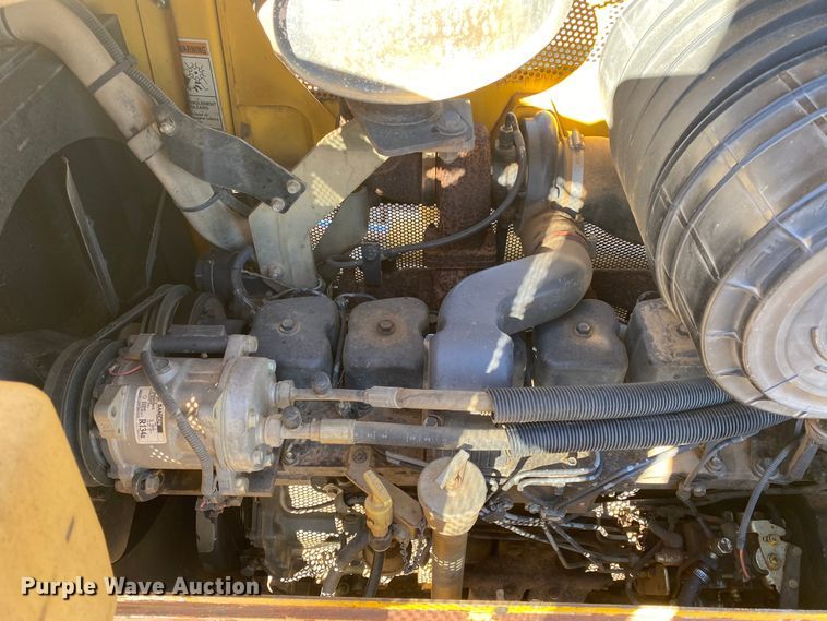 image for item DN7651 2004 New Holland DC95  dozer