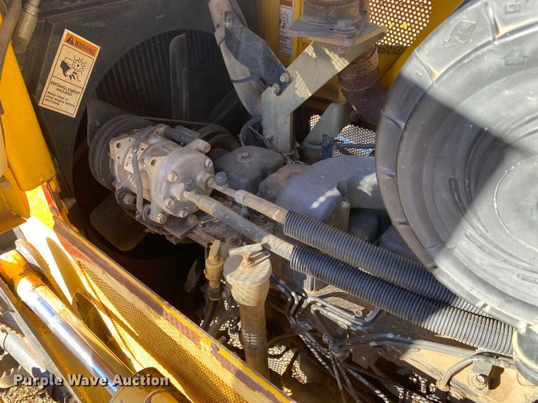 image for item DN7651 2004 New Holland DC95  dozer