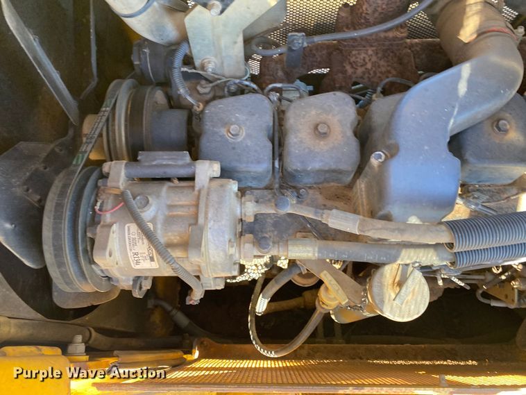 image for item DN7651 2004 New Holland DC95  dozer