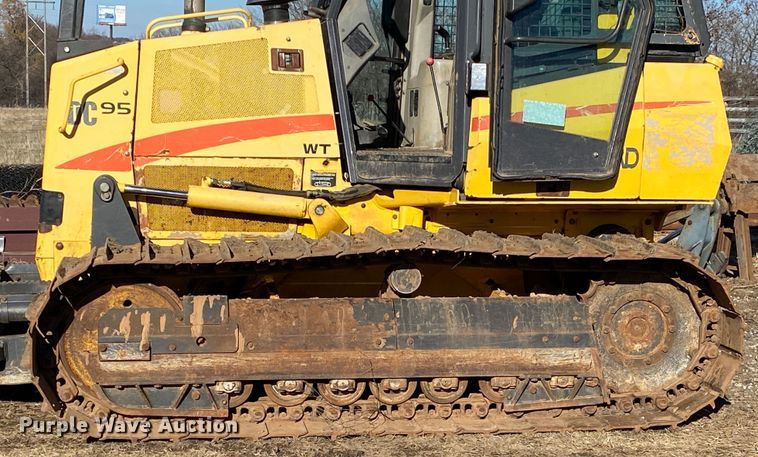 image for item DN7651 2004 New Holland DC95  dozer