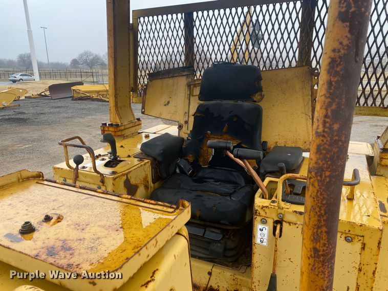 image for item DN8078 1994 Caterpillar D4H  dozer