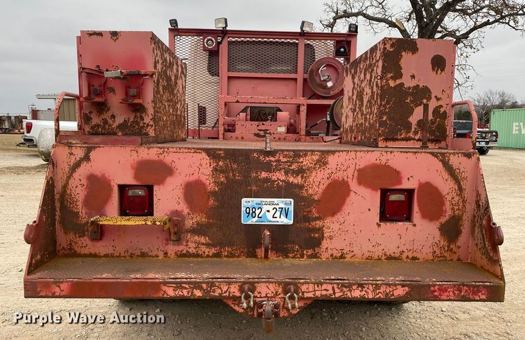 image for item DN8089 2004 International Navistar 7400  Crew Cab flatbed truck