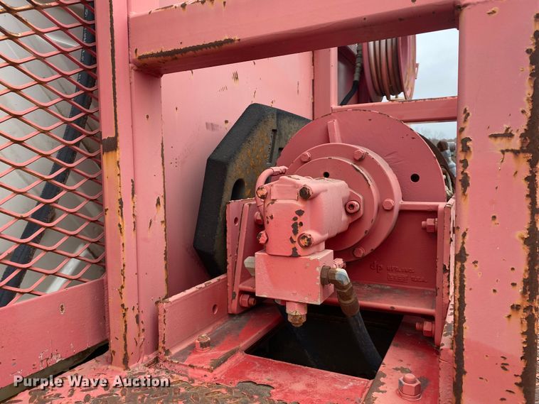 image for item DN8089 2004 International Navistar 7400  Crew Cab flatbed truck