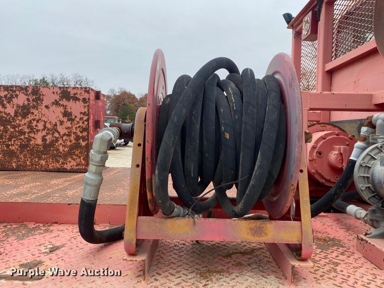 image for item DN8089 2004 International Navistar 7400  Crew Cab flatbed truck