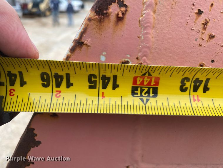 image for item DN8089 2004 International Navistar 7400  Crew Cab flatbed truck