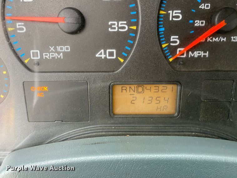 image for item DN8089 2004 International Navistar 7400  Crew Cab flatbed truck