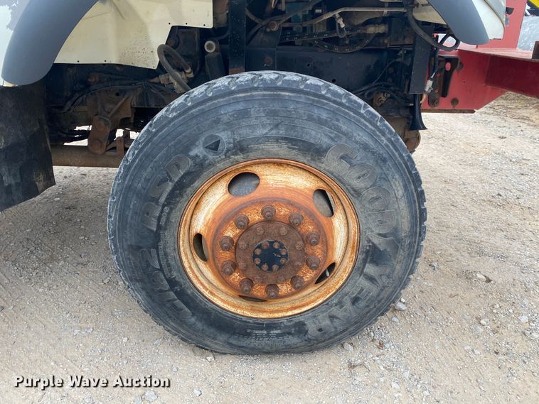 image for item DN8089 2004 International Navistar 7400  Crew Cab flatbed truck