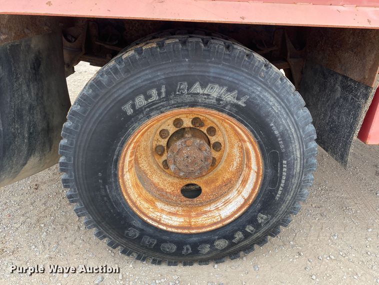 image for item DN8089 2004 International Navistar 7400  Crew Cab flatbed truck