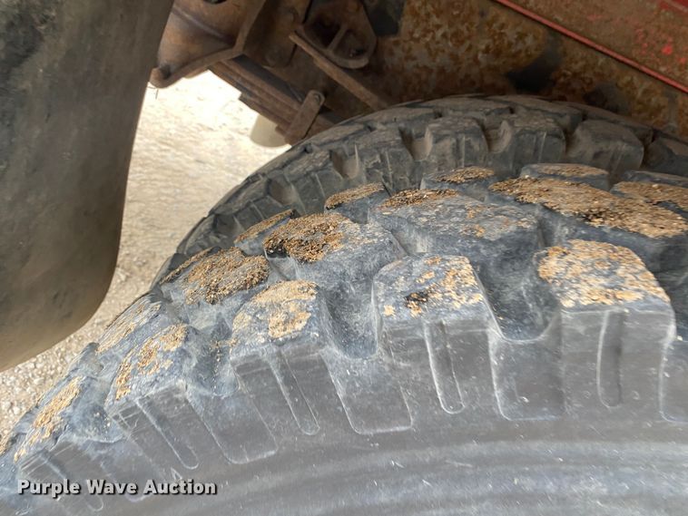 image for item DN8089 2004 International Navistar 7400  Crew Cab flatbed truck