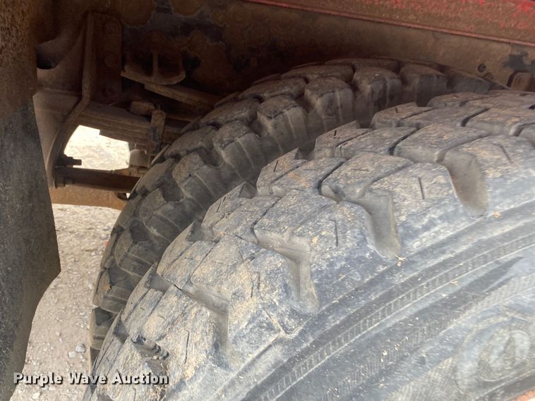 image for item DN8089 2004 International Navistar 7400  Crew Cab flatbed truck