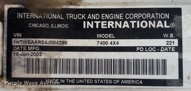 image for item DN8089 2004 International Navistar 7400  Crew Cab flatbed truck