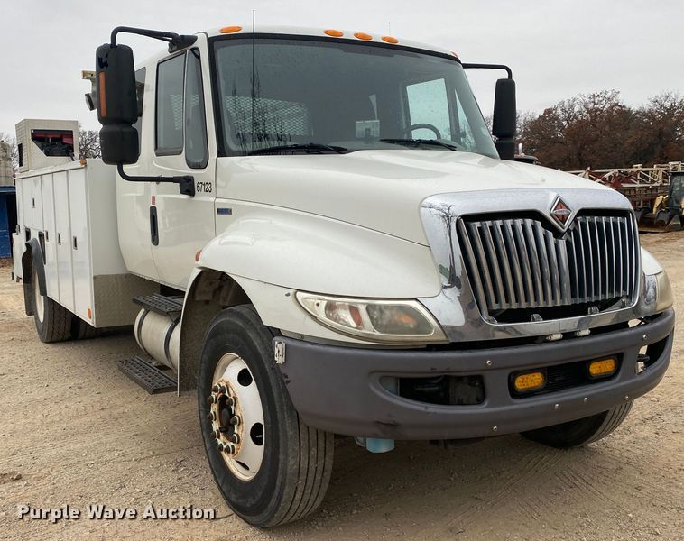 image for item DN8090 2011 International Navistar 4300M7  Crew Cab utility / service truck
