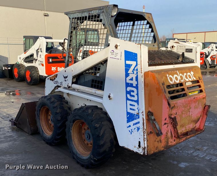 image for item DN8101 1993 Bobcat 743B  skid steer loader
