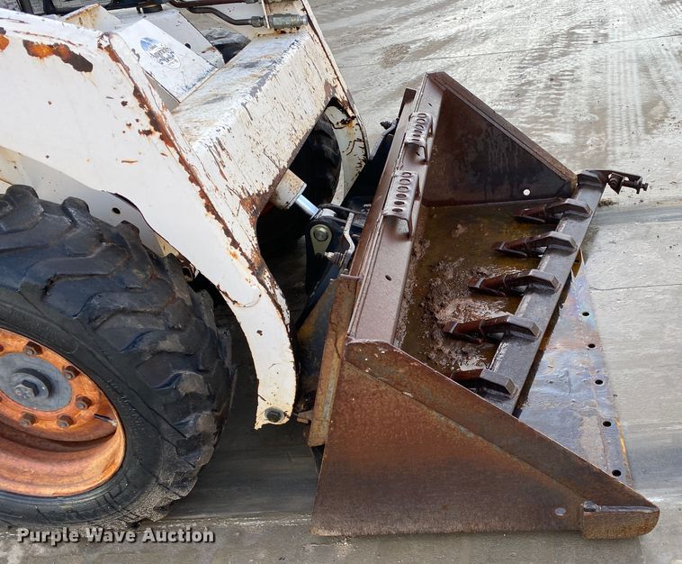 image for item DN8101 1993 Bobcat 743B  skid steer loader