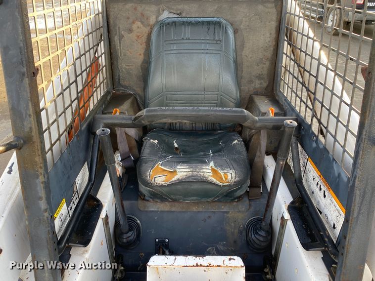 image for item DN8101 1993 Bobcat 743B  skid steer loader