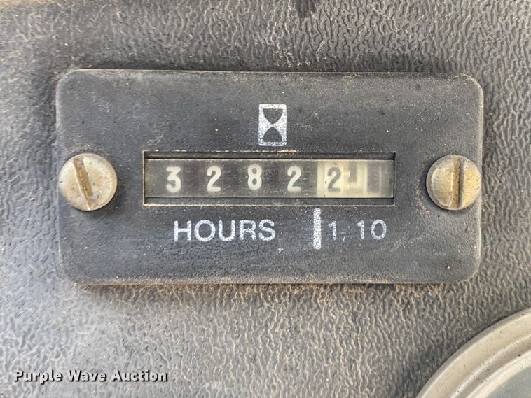 image for item DN8101 1993 Bobcat 743B  skid steer loader