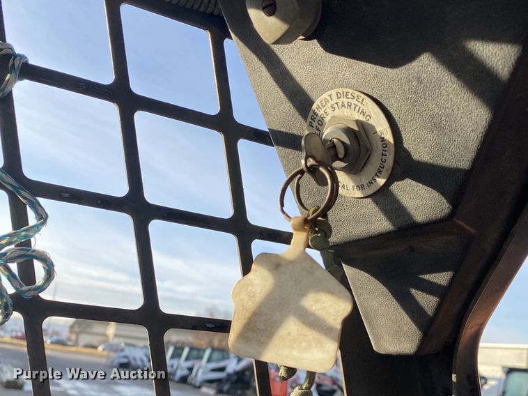 image for item DN8101 1993 Bobcat 743B  skid steer loader