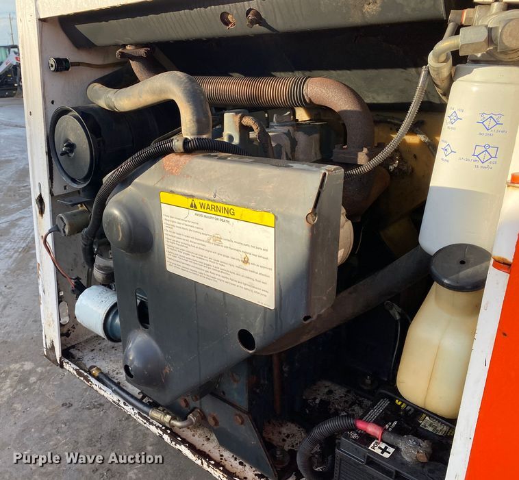 image for item DN8101 1993 Bobcat 743B  skid steer loader