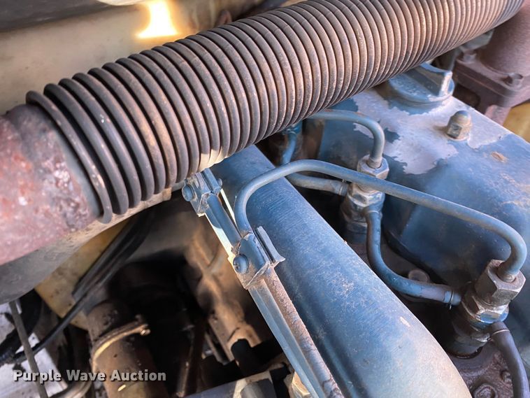 image for item DN8101 1993 Bobcat 743B  skid steer loader