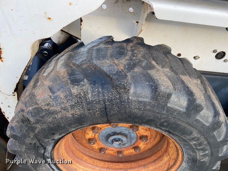 image for item DN8101 1993 Bobcat 743B  skid steer loader