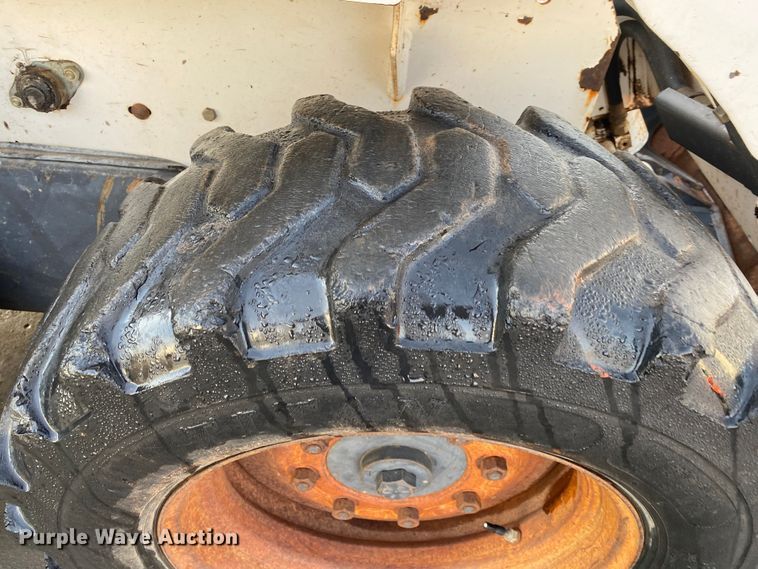 image for item DN8101 1993 Bobcat 743B  skid steer loader