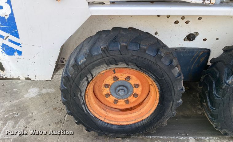 image for item DN8101 1993 Bobcat 743B  skid steer loader