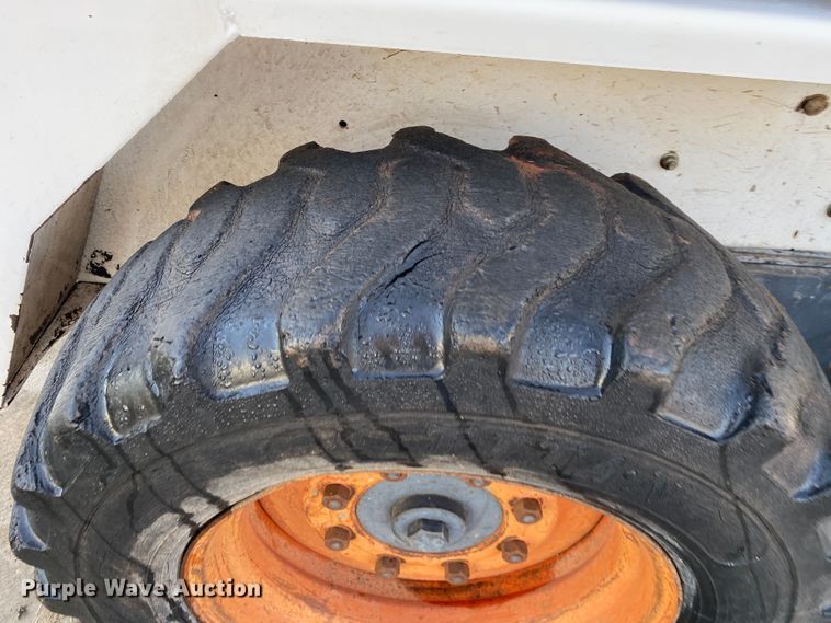 image for item DN8101 1993 Bobcat 743B  skid steer loader