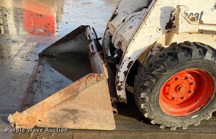 image for item DN8102 1999 Bobcat 763B  skid steer loader