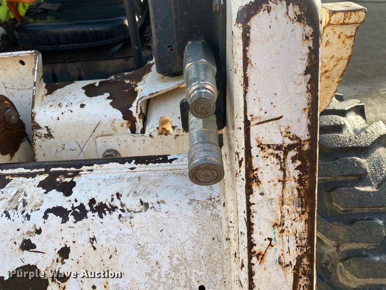 image for item DN8102 1999 Bobcat 763B  skid steer loader