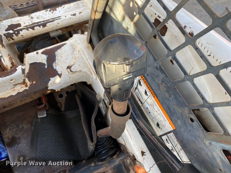 image for item DN8102 1999 Bobcat 763B  skid steer loader