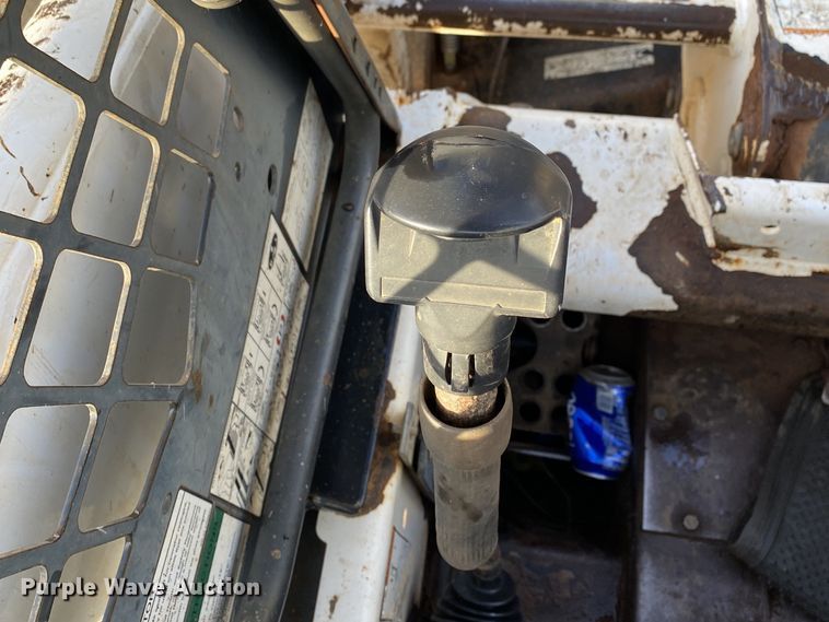 image for item DN8102 1999 Bobcat 763B  skid steer loader