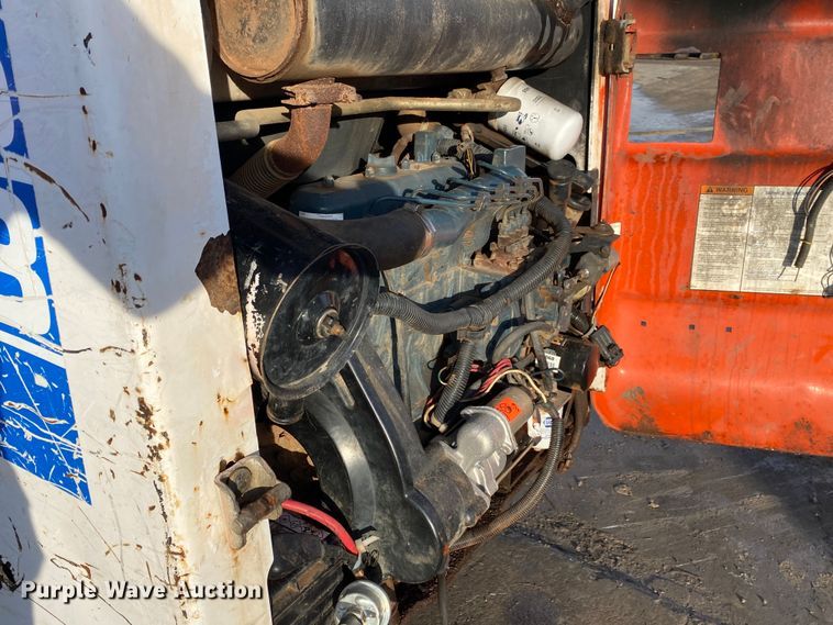 image for item DN8102 1999 Bobcat 763B  skid steer loader