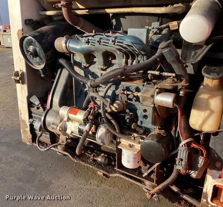 image for item DN8102 1999 Bobcat 763B  skid steer loader