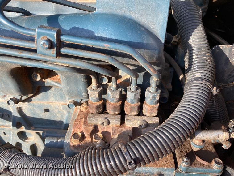 image for item DN8102 1999 Bobcat 763B  skid steer loader