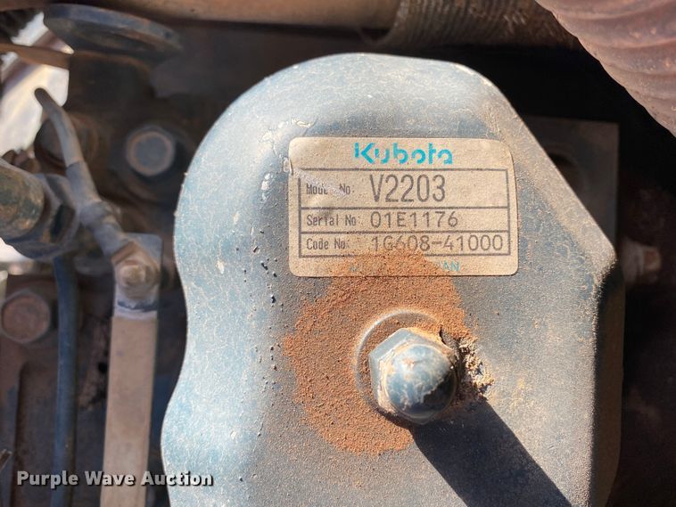 image for item DN8102 1999 Bobcat 763B  skid steer loader