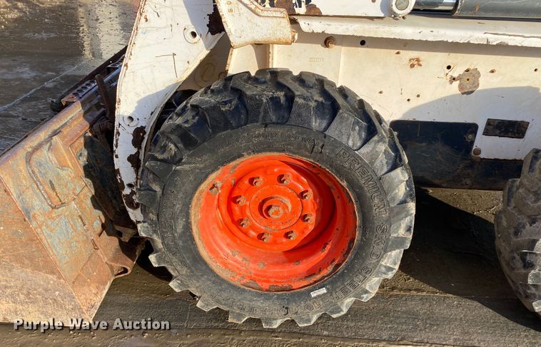 image for item DN8102 1999 Bobcat 763B  skid steer loader