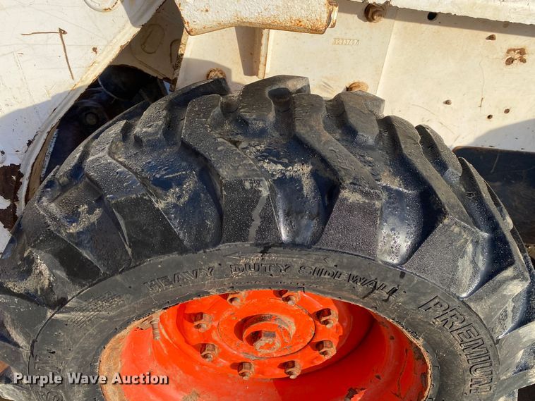 image for item DN8102 1999 Bobcat 763B  skid steer loader