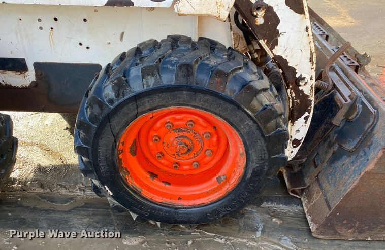 image for item DN8102 1999 Bobcat 763B  skid steer loader