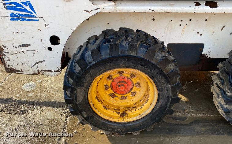 image for item DN8102 1999 Bobcat 763B  skid steer loader