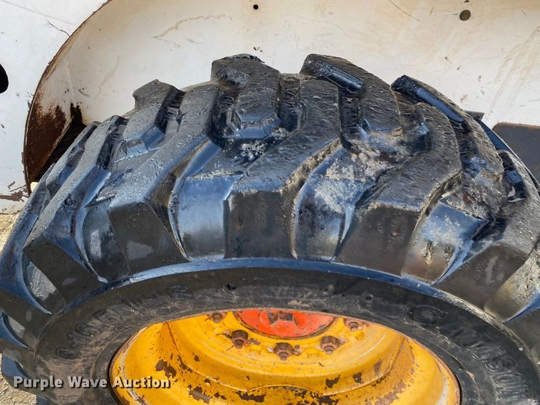 image for item DN8102 1999 Bobcat 763B  skid steer loader