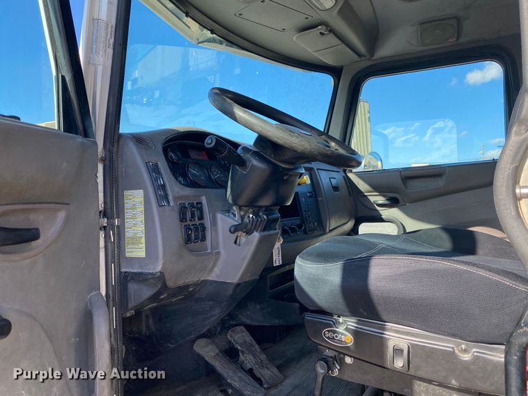 image for item DN8122 2015 Peterbilt 330  dump flatbed truck