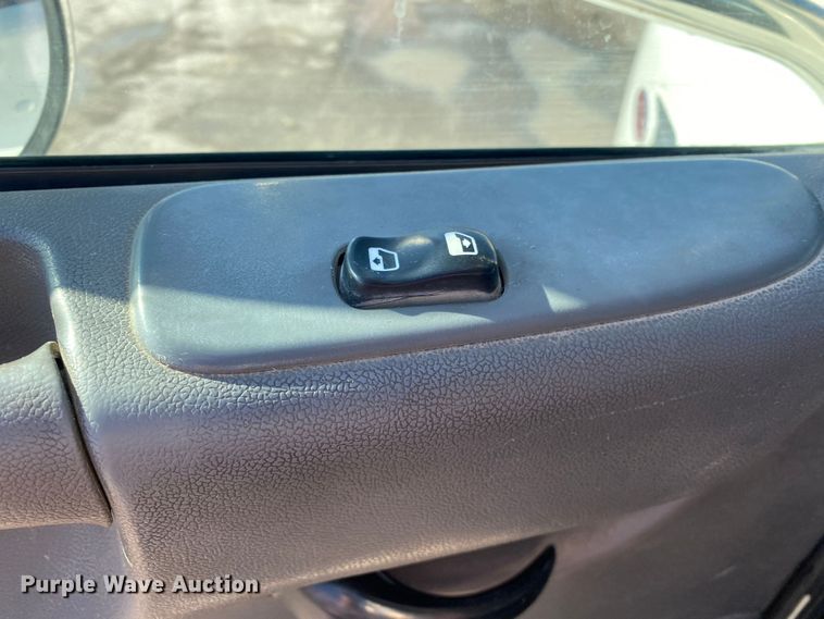 image for item DN8122 2015 Peterbilt 330  dump flatbed truck