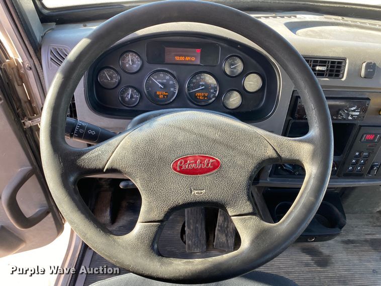 image for item DN8122 2015 Peterbilt 330  dump flatbed truck