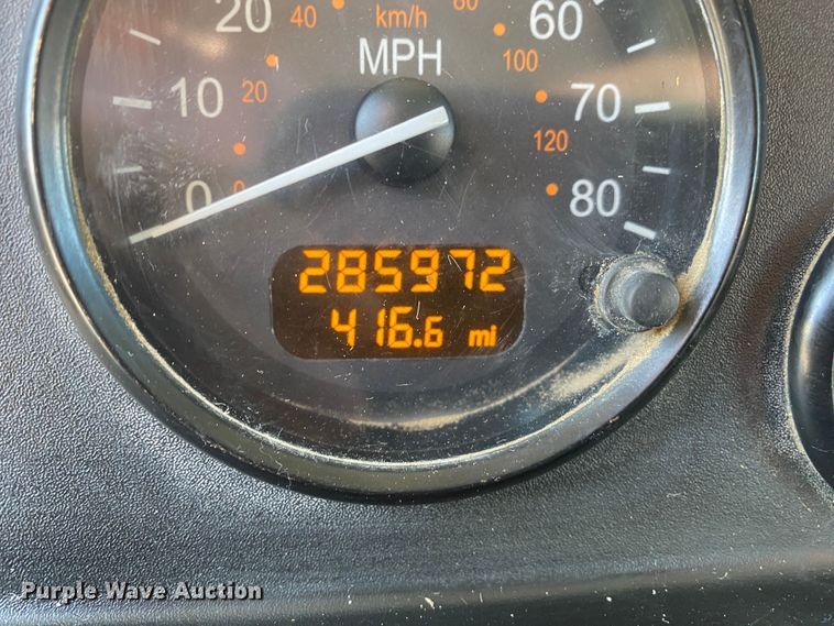 image for item DN8122 2015 Peterbilt 330  dump flatbed truck