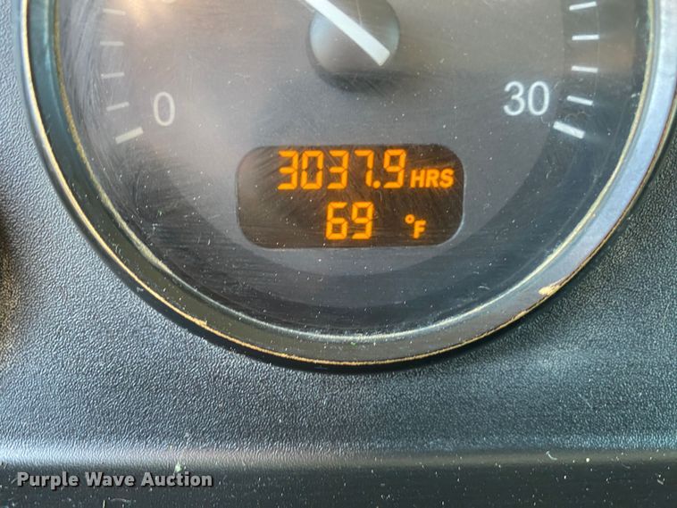 image for item DN8122 2015 Peterbilt 330  dump flatbed truck