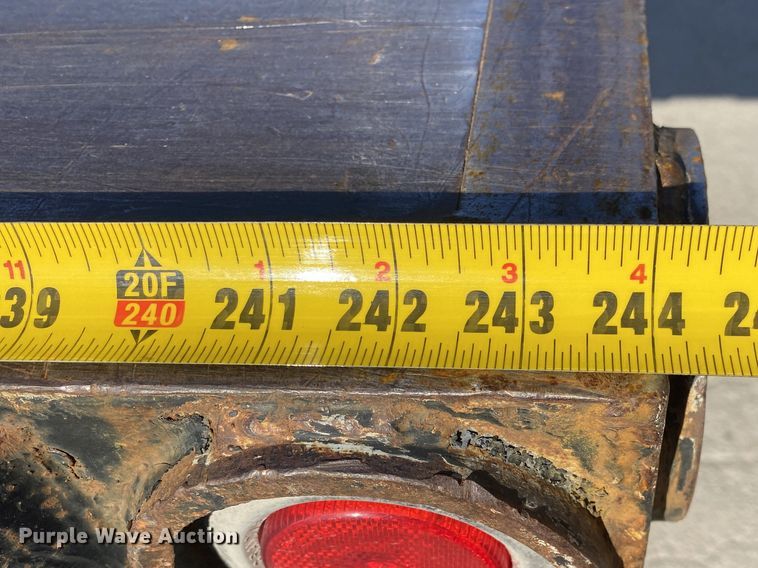 image for item DN8122 2015 Peterbilt 330  dump flatbed truck