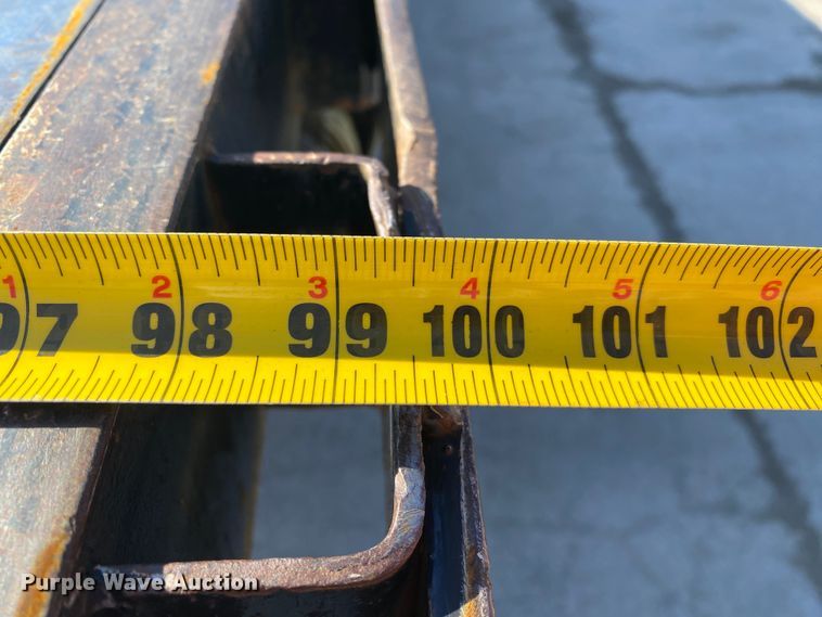 image for item DN8122 2015 Peterbilt 330  dump flatbed truck