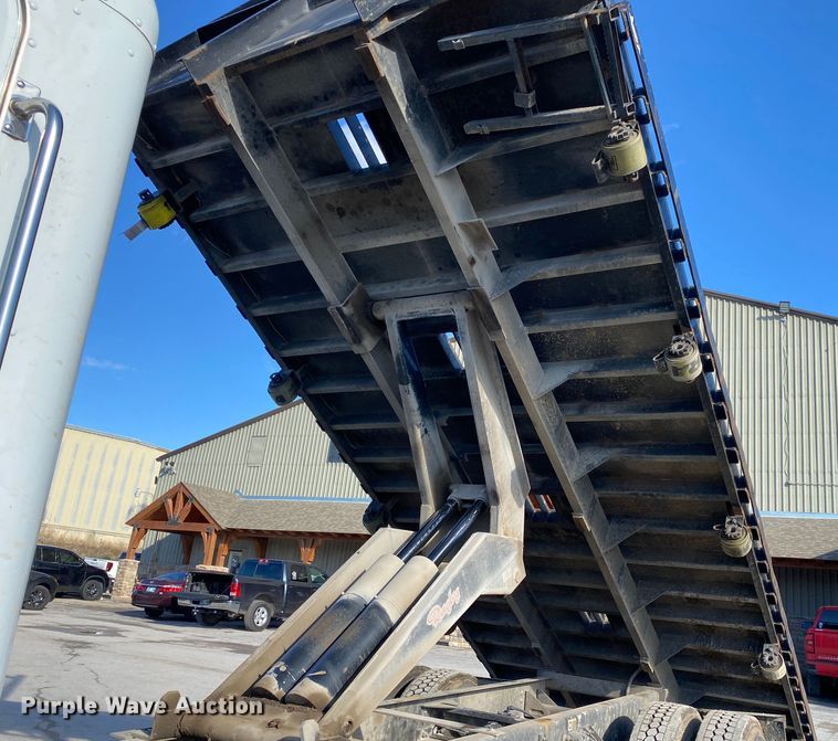 image for item DN8122 2015 Peterbilt 330  dump flatbed truck