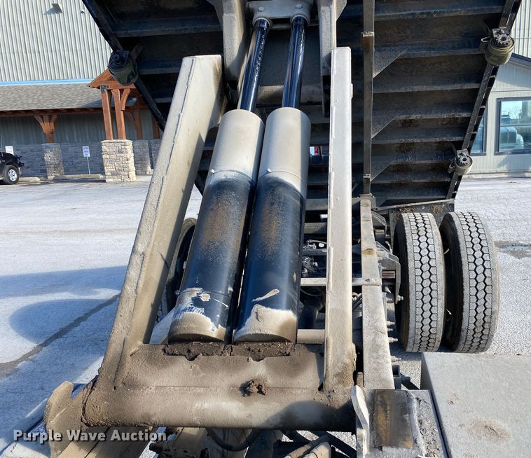 image for item DN8122 2015 Peterbilt 330  dump flatbed truck